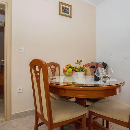 Apartament Marin *